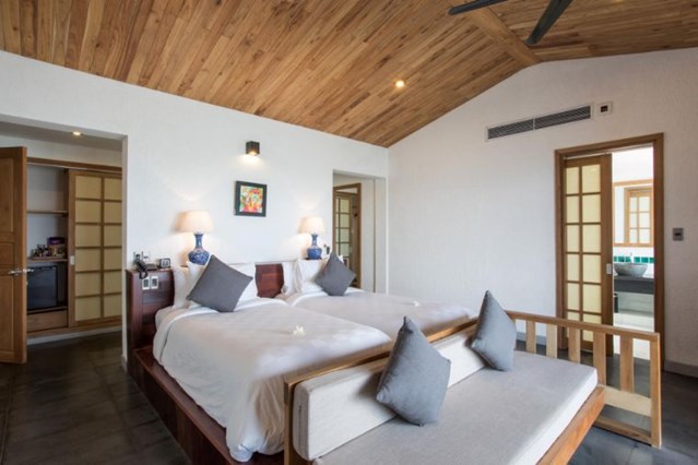 2 Bedroom Lagoon View Villa